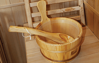 Cubo y cuchara de madera de la sauna Zen